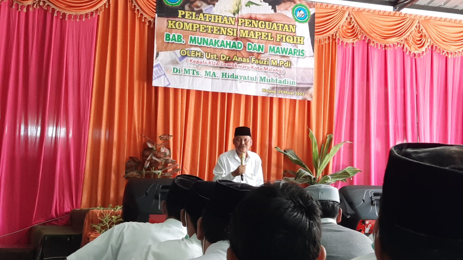 Penguatan Kompetensi Mapel Fiqih BAB. MUNAKAHAD & MAWARIS Oleh Bpk. Dr. Anas Fauzi, M.Pdi